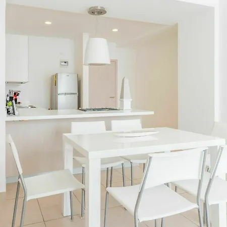 Boutique Downtown Apartment 1204
